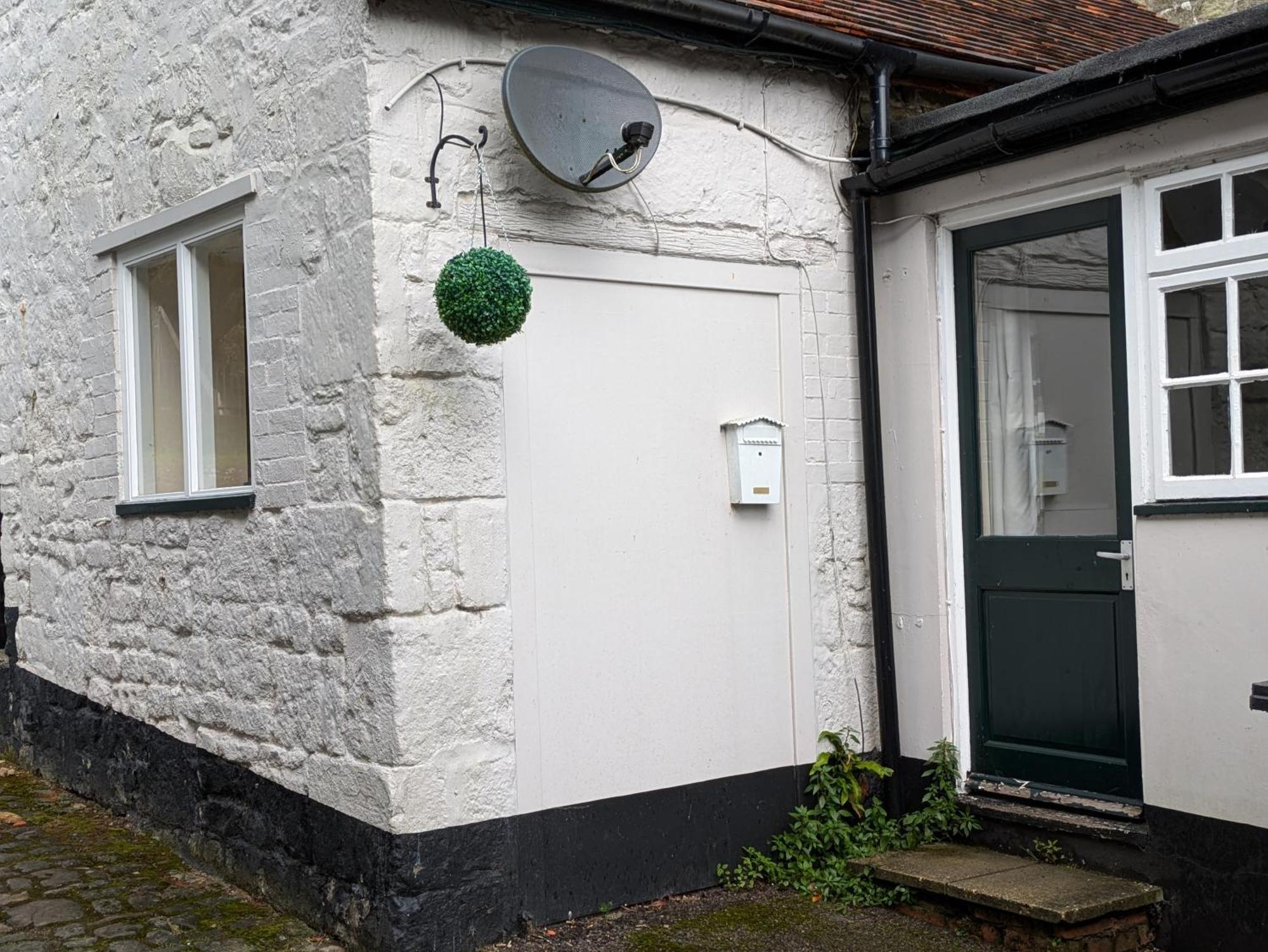 Little Brewers Escape To The Foot Of Gold Hill Dorset Apartment Шафтсбъри Екстериор снимка