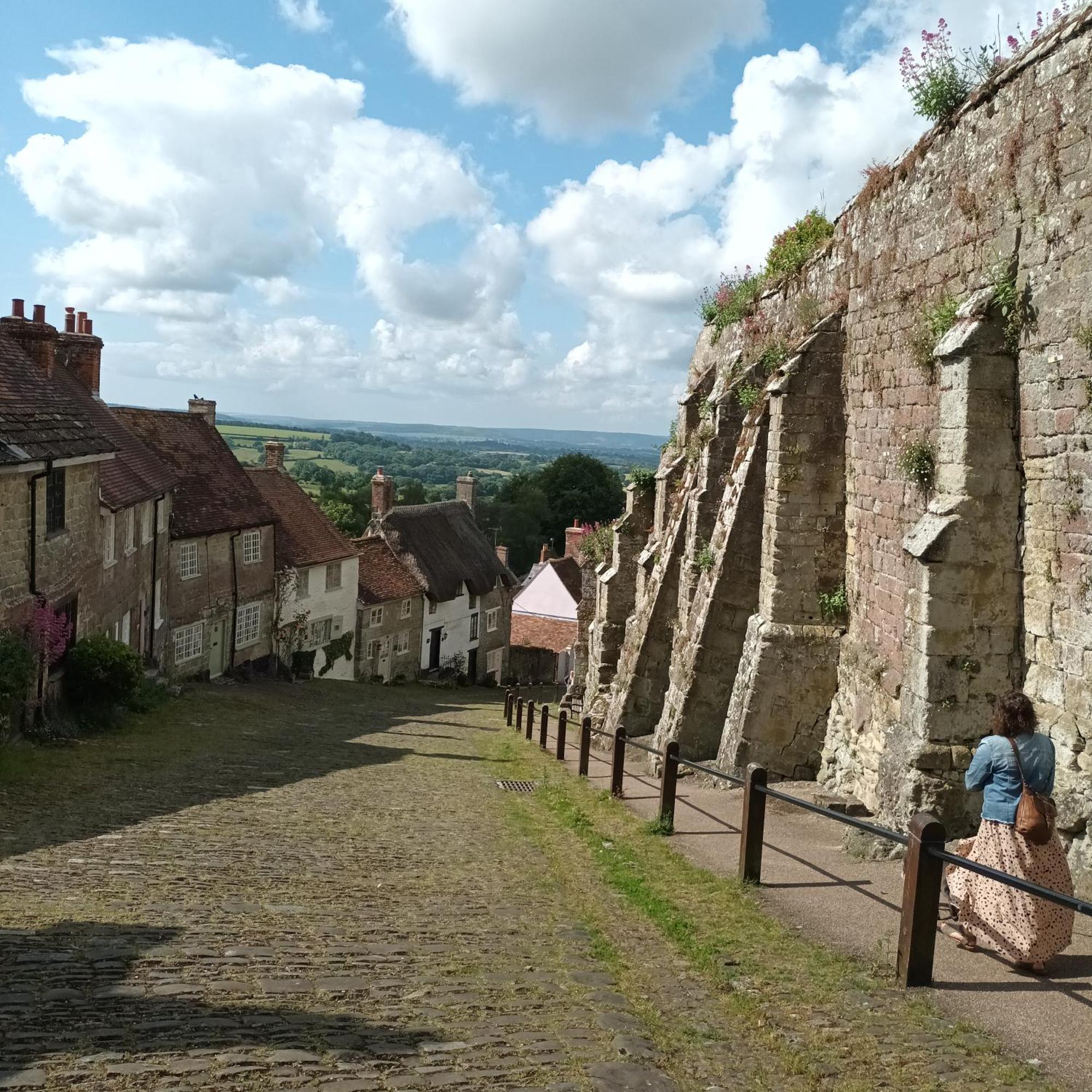 Little Brewers Escape To The Foot Of Gold Hill Dorset Apartment Шафтсбъри Екстериор снимка